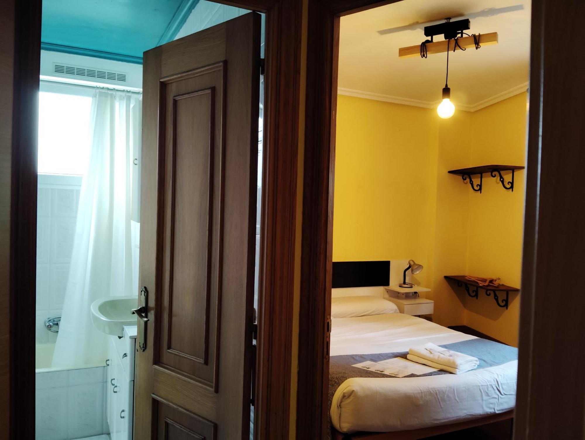 Txoko Maitea Pentsioa Hotel Urnieta Luaran gambar