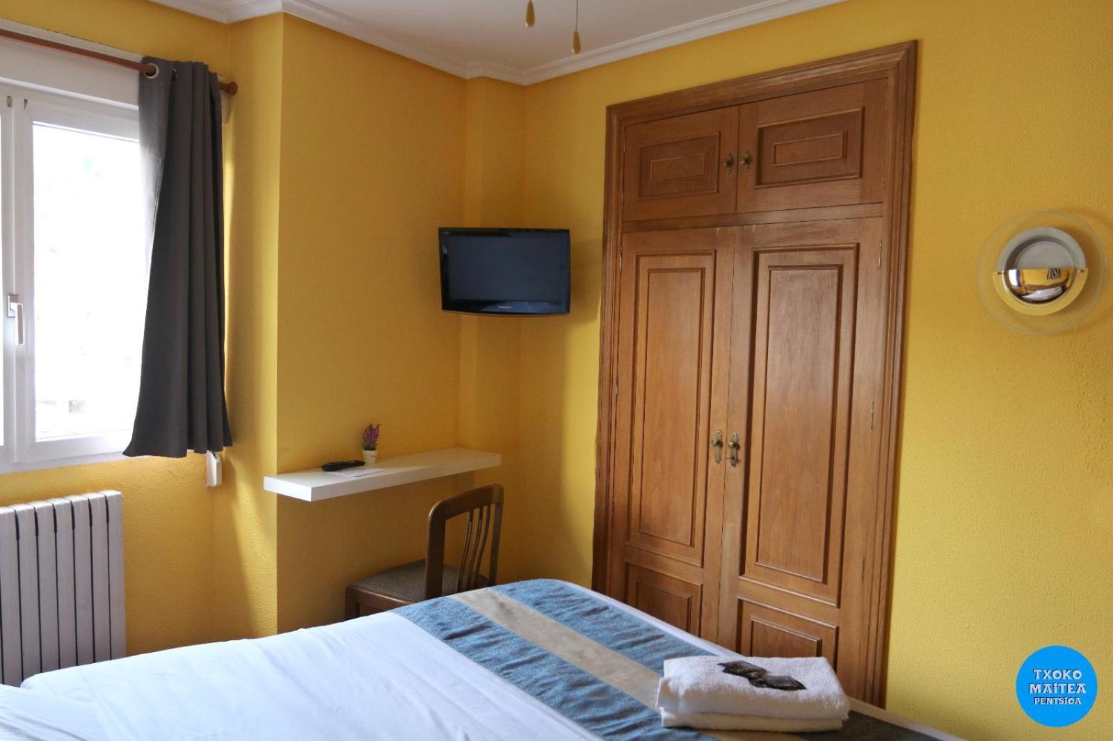 Txoko Maitea Pentsioa Hotel Urnieta Luaran gambar