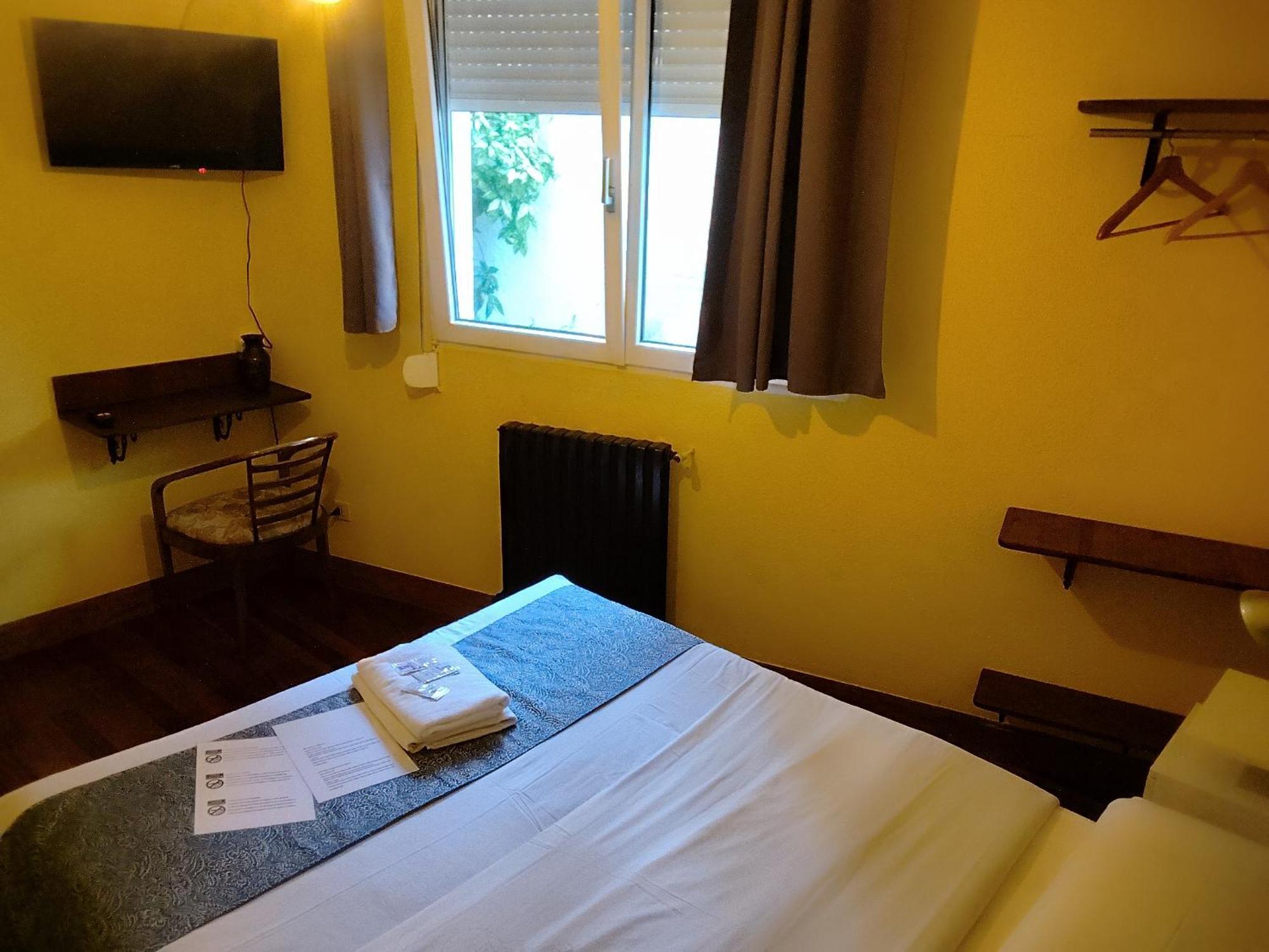 Txoko Maitea Pentsioa Hotel Urnieta Luaran gambar